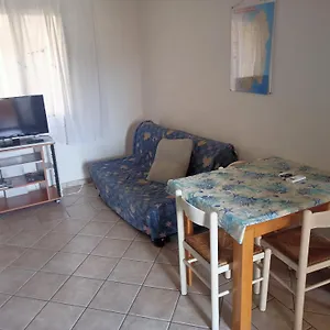 https://villasimius-centrale-con-box.in-sardinia.net